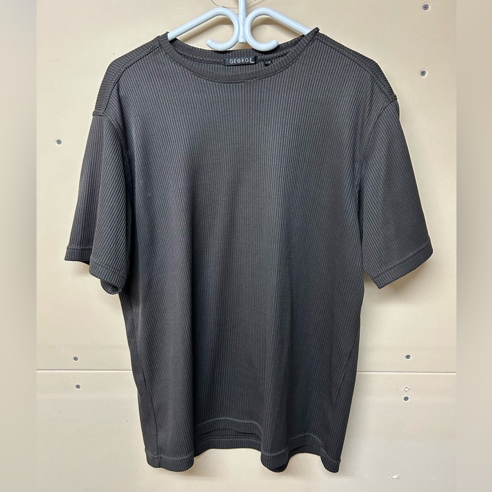 2/$20❤️- SHIRT | Men’s George shirt size large (fits a bit smaller)